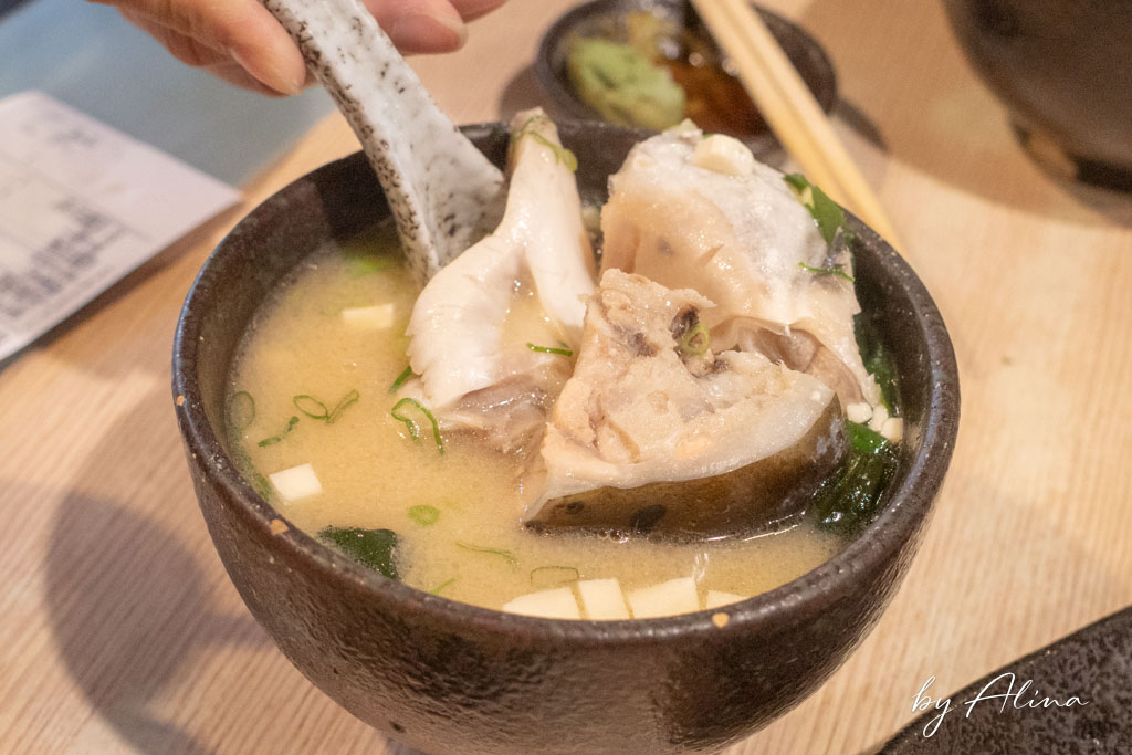 躼腳日式料理｜身長腳海鮮丼飯，海膽、厚切生魚片大受歡迎 @Alina 愛琳娜