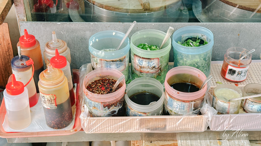 丁媽媽手工水餃|皮薄餡多,沾辣椒醬油很夠味 @Alina 愛琳娜 丁媽媽手工水餃|皮薄餡多,沾辣椒醬油很夠味 @Alina 愛琳娜