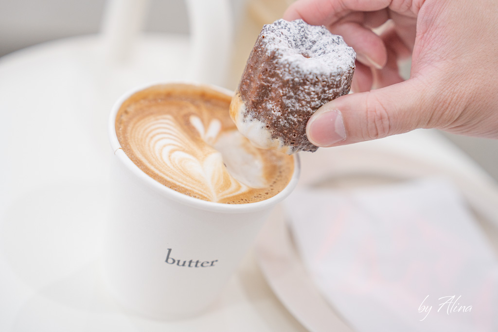 Butter Coffee Stand 中野通旁極簡白咖啡館，可麗露控超愛 @Alina 愛琳娜