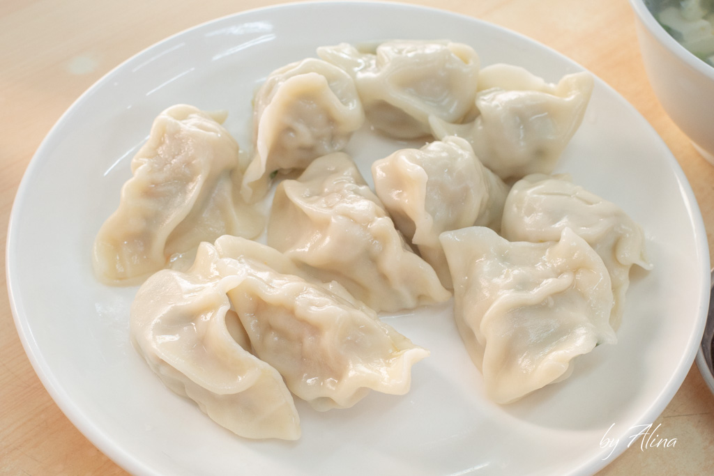丁媽媽手工水餃|皮薄餡多,沾辣椒醬油很夠味 @Alina 愛琳娜 丁媽媽手工水餃|皮薄餡多,沾辣椒醬油很夠味 @Alina 愛琳娜