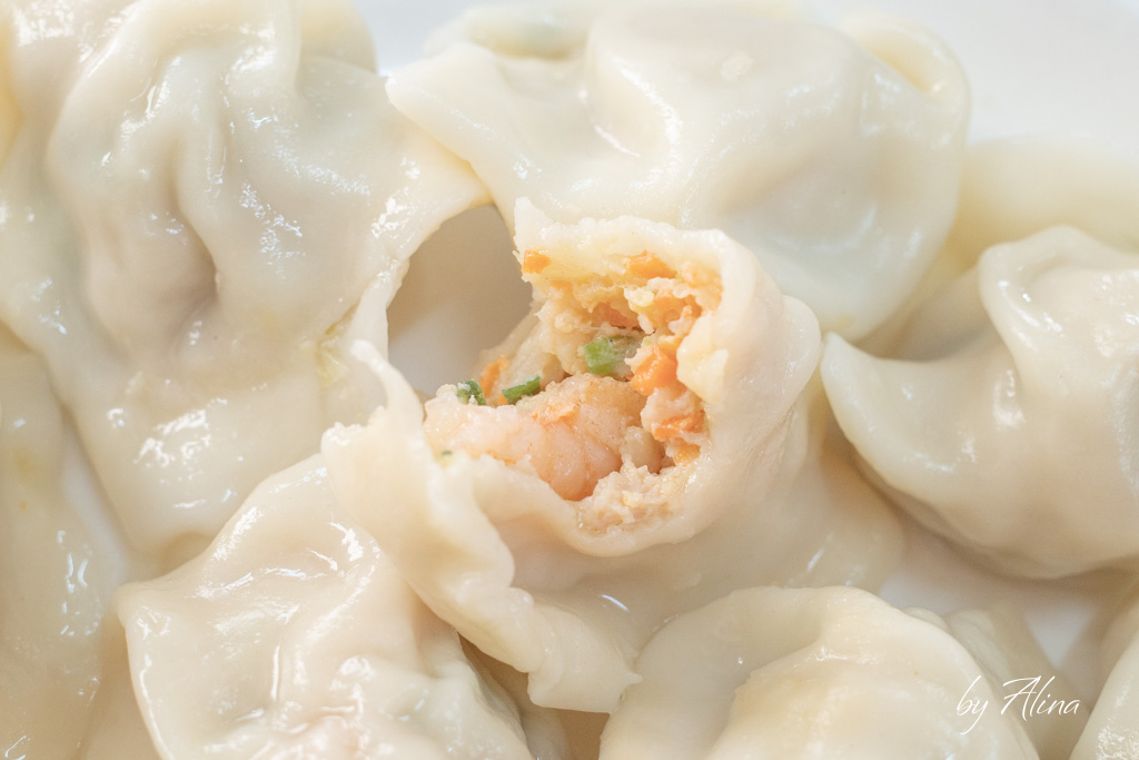 丁媽媽手工水餃|皮薄餡多,沾辣椒醬油很夠味 @Alina 愛琳娜 丁媽媽手工水餃|皮薄餡多,沾辣椒醬油很夠味 @Alina 愛琳娜