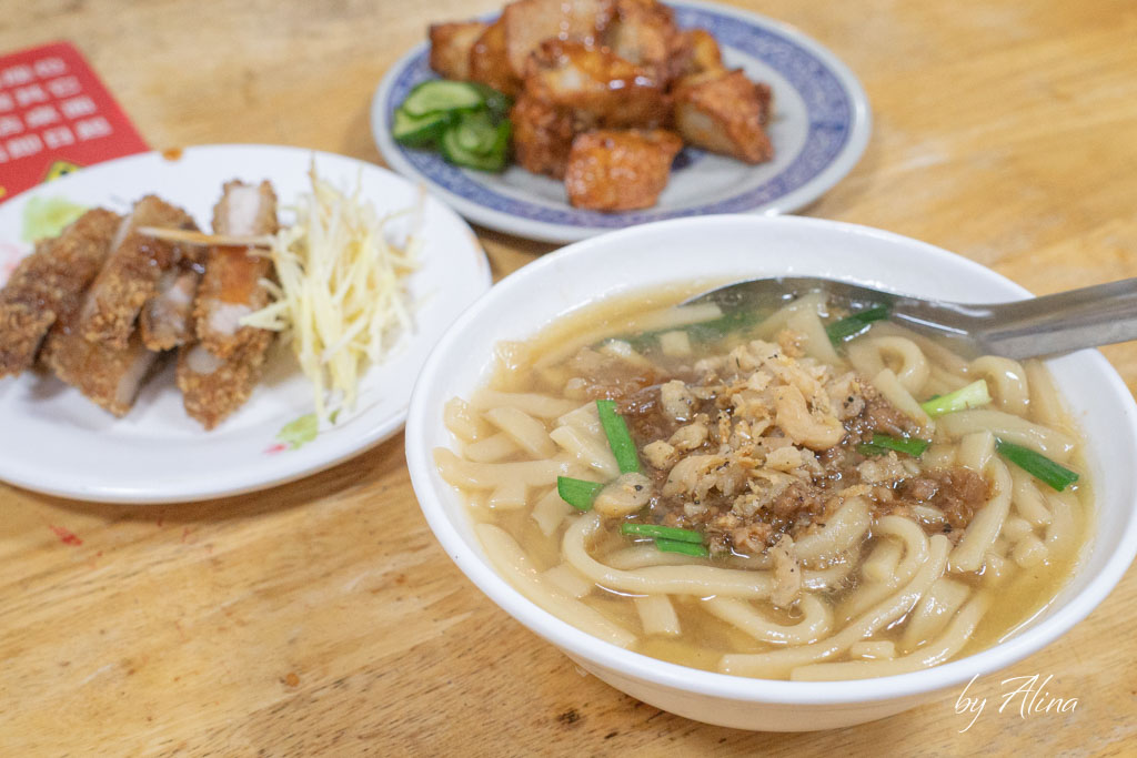 台中中華路大麵焿｜中華路夜市30年老店，大麵羹配燒肉香酥好吃 @Alina 愛琳娜