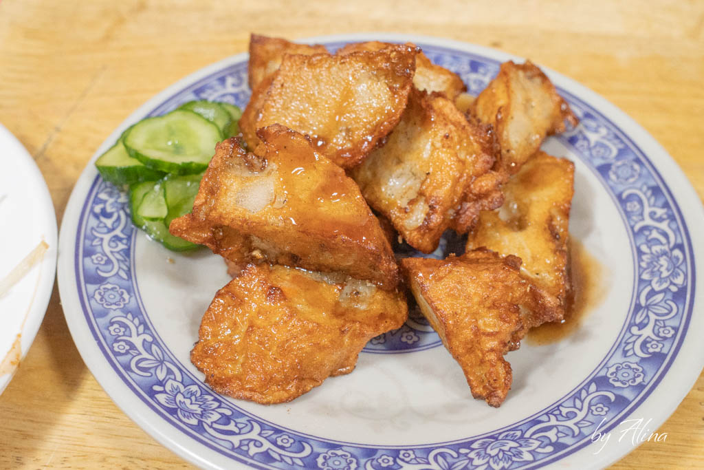 台中中華路大麵焿｜中華路夜市30年老店，大麵羹配燒肉香酥好吃 @Alina 愛琳娜