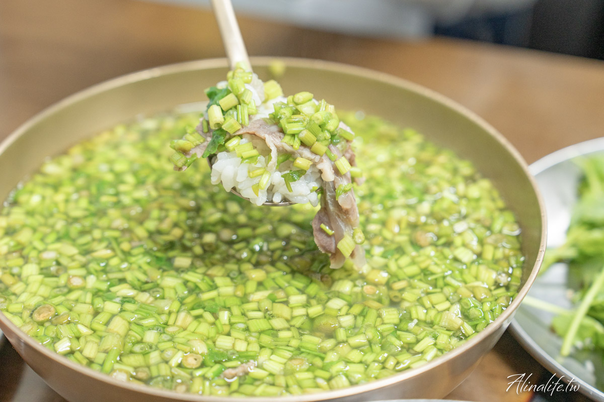 陵洞水芹菜｜聖水洞生拌牛肉飯、水芹牛骨湯，好吃有特色 @Alina 愛琳娜