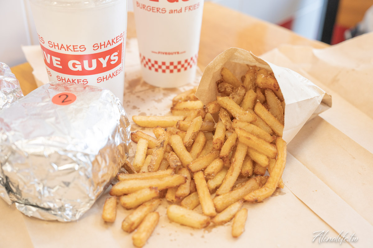 Five Guys 漢堡首爾江南店｜培根起司牛肉漢堡配奶昔，豪邁又飽足 @Alina 愛琳娜