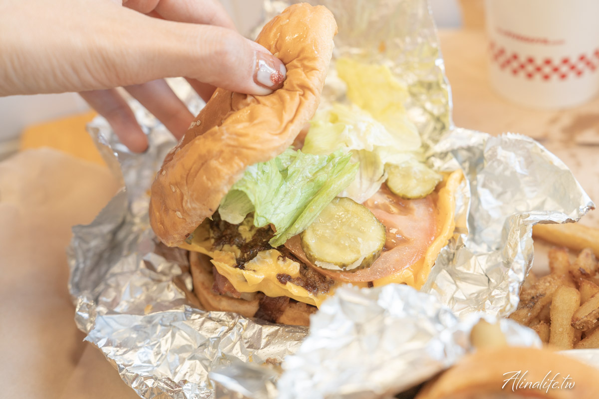 Five Guys 漢堡首爾江南店|培根起司牛肉漢堡配奶昔,豪邁又飽足 @Alina 愛琳娜 Five Guys 漢堡首爾江南店|培根起司牛肉漢堡配奶昔,豪邁又飽足 @Alina 愛琳娜
