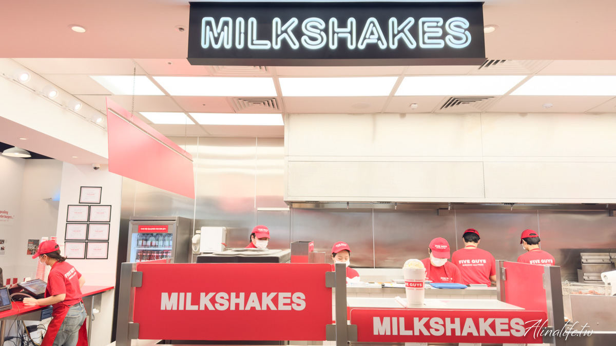 Five Guys 漢堡首爾江南店|培根起司牛肉漢堡配奶昔,豪邁又飽足 @Alina 愛琳娜 Five Guys 漢堡首爾江南店|培根起司牛肉漢堡配奶昔,豪邁又飽足 @Alina 愛琳娜