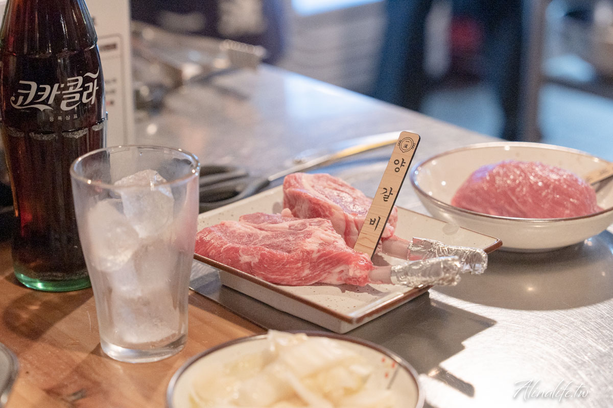 弘大一流炭烤羊排店|首爾米其林指南與韓國藍絲帶評價,美味好吃 @Alina 愛琳娜 弘大一流炭烤羊排店|首爾米其林指南與韓國藍絲帶評價,美味好吃 @Alina 愛琳娜