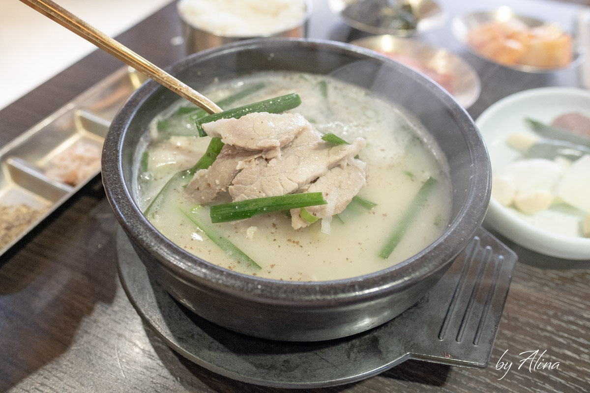 台中延南家韓式豬肉湯飯雪濃湯飯｜菜包肉、血腸湯飯也很受歡迎 @Alina 愛琳娜