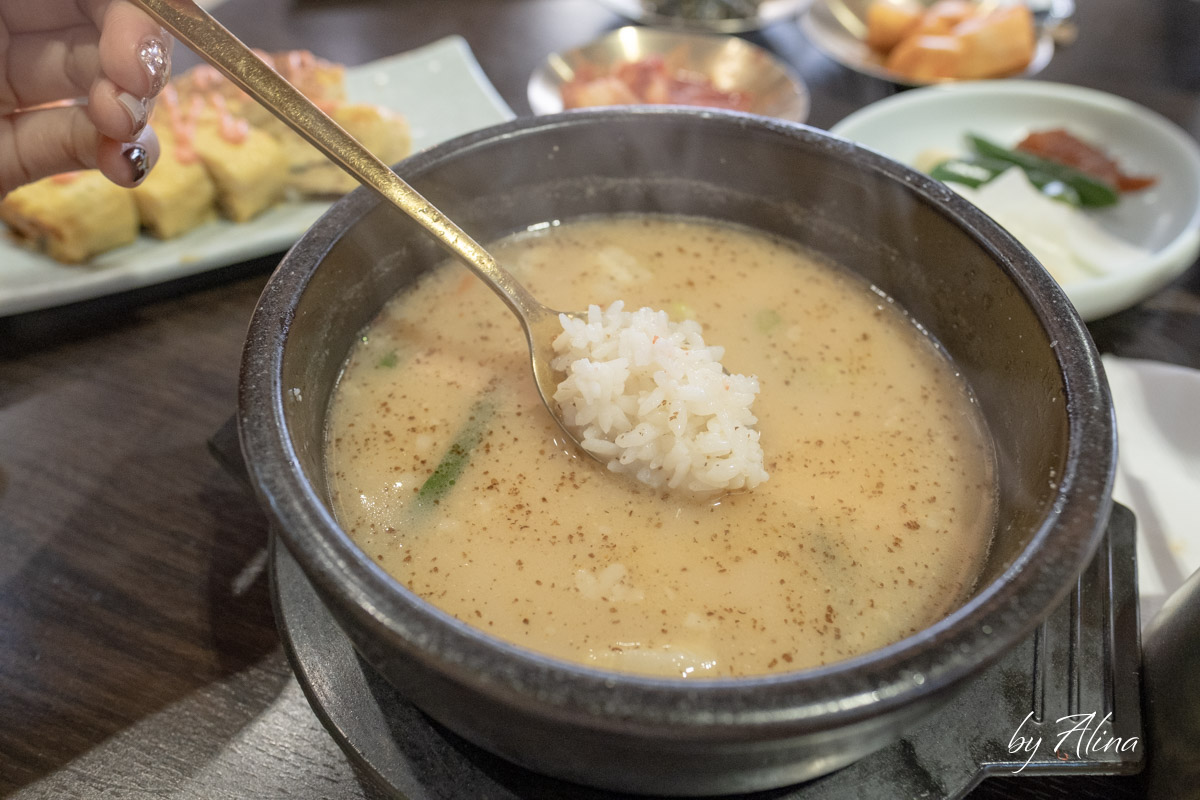 台中延南家韓式豬肉湯飯雪濃湯飯｜菜包肉、血腸湯飯也很受歡迎 @Alina 愛琳娜