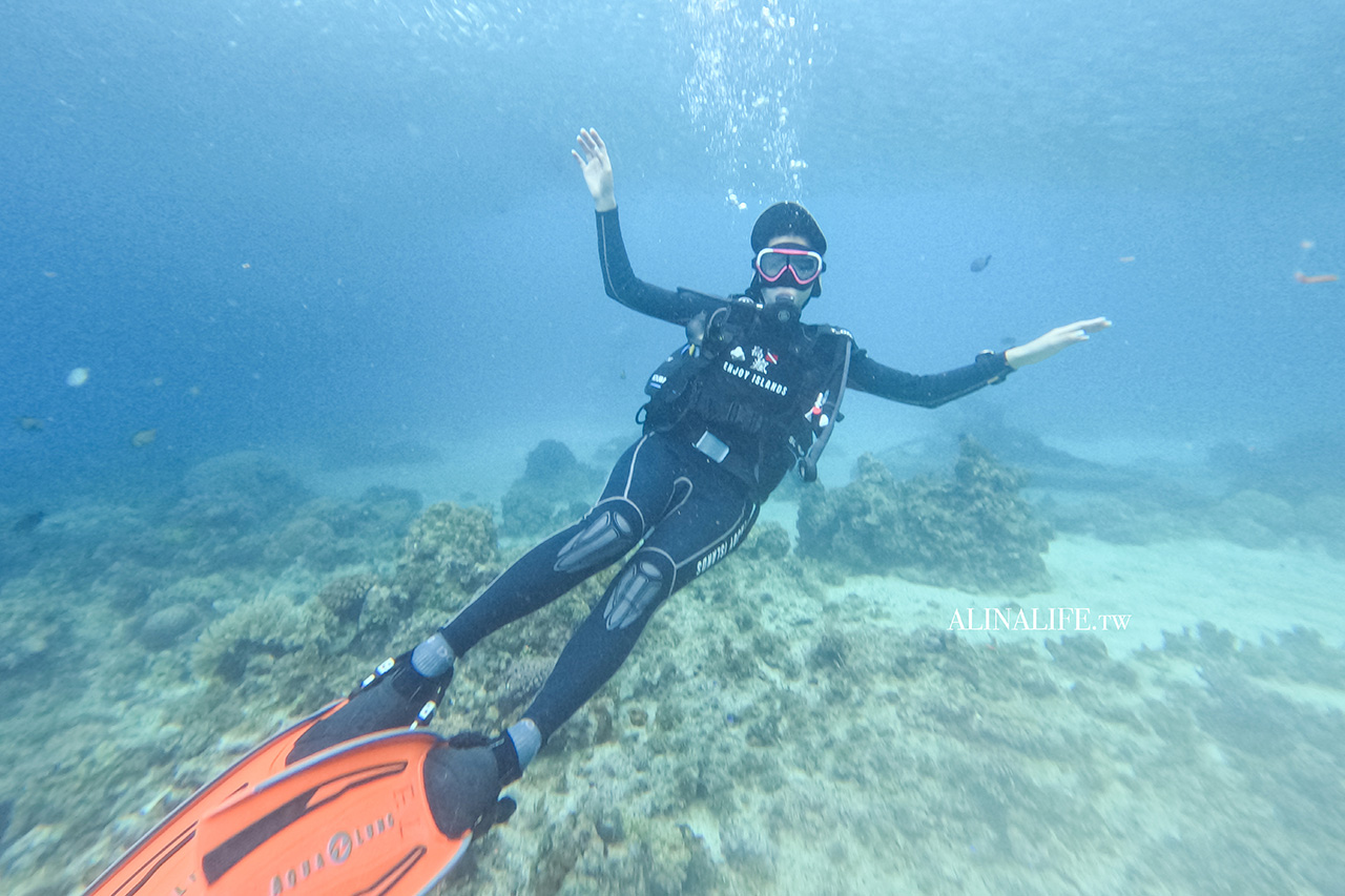 菲律賓薄荷島潛水考照推薦｜PADI OW 第一次就成功 @Alina 愛琳娜