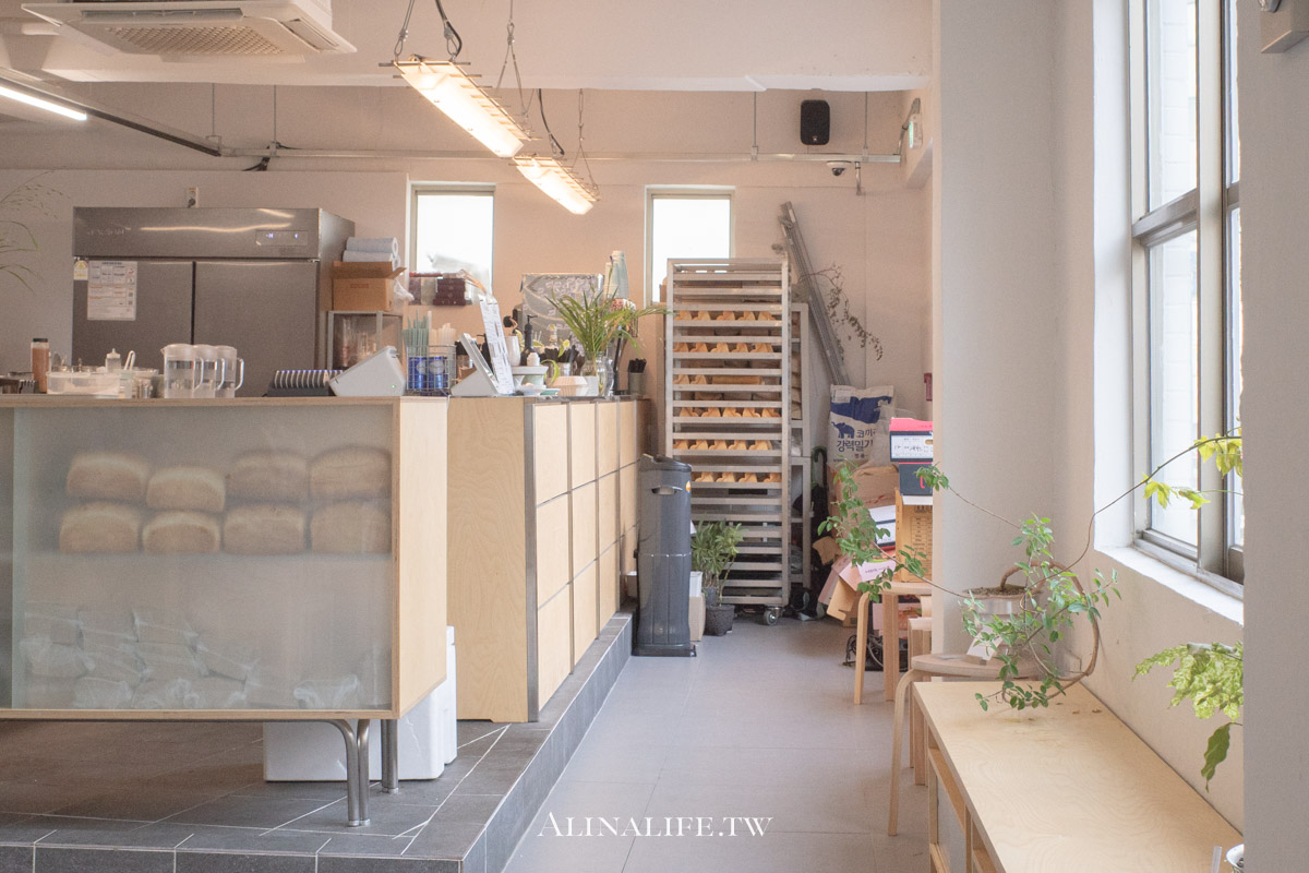 Motibeo 모티버｜西面站水蜜桃雪花冰，配愛心法式吐司療癒好吃 @Alina 愛琳娜