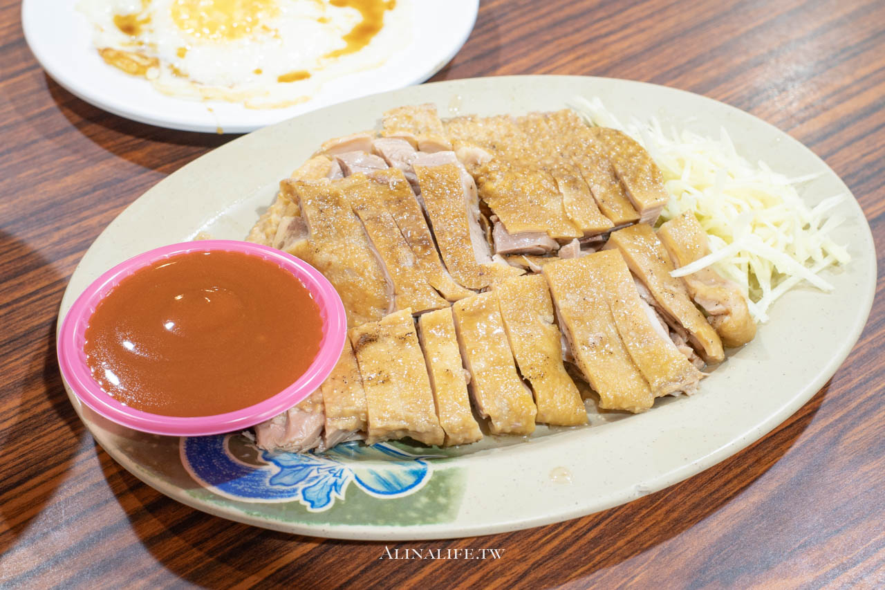 廟口鴨香飯｜新竹500碗+米其林推薦，鴨肉飯配半熟蛋是標配 @Alina 愛琳娜