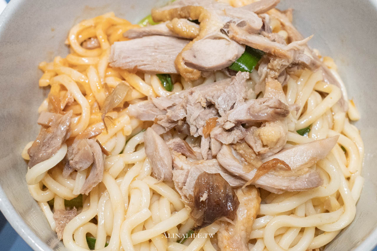 廟口鴨香飯｜新竹500碗+米其林推薦，鴨肉飯配半熟蛋是標配 @Alina 愛琳娜