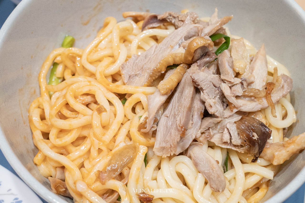 廟口鴨香飯｜新竹500碗+米其林推薦，鴨肉飯配半熟蛋是標配 @Alina 愛琳娜