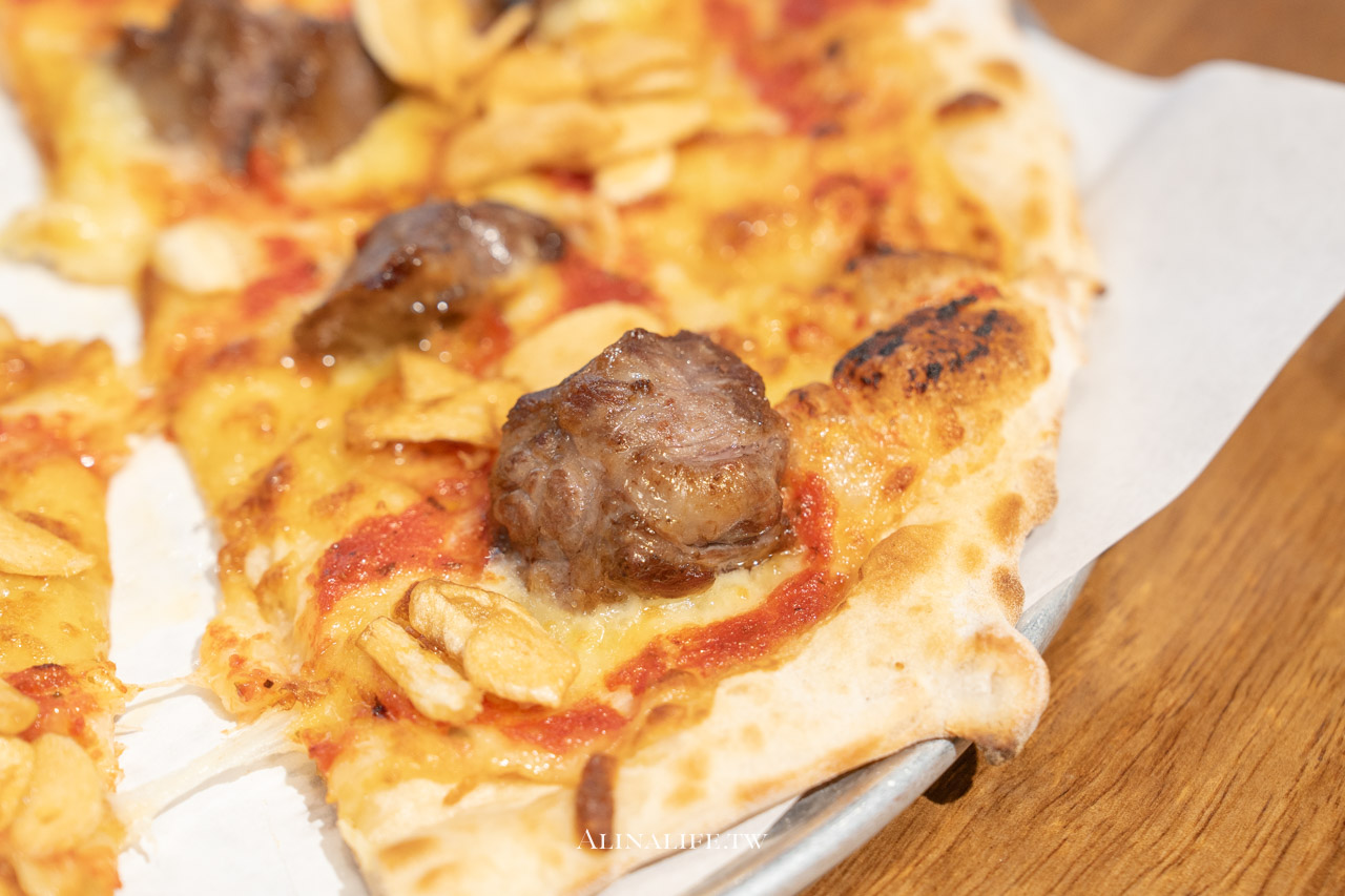 Pino Pizza｜老饕牛肉披薩真厲害！炸雞號稱天母最好吃！ @Alina 愛琳娜