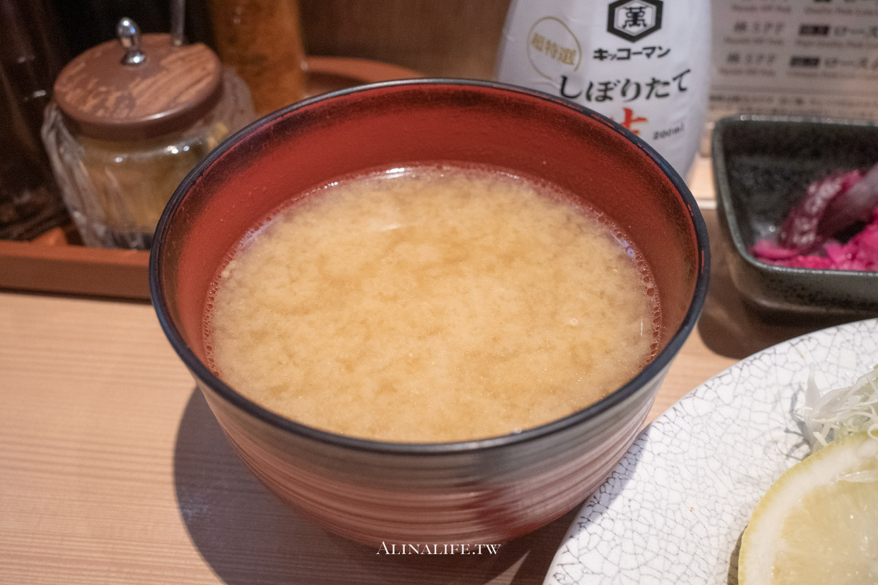 目黑炸豬排 こがね｜林SPF 豬排定食超美味，商業午餐優惠別錯過 @Alina 愛琳娜