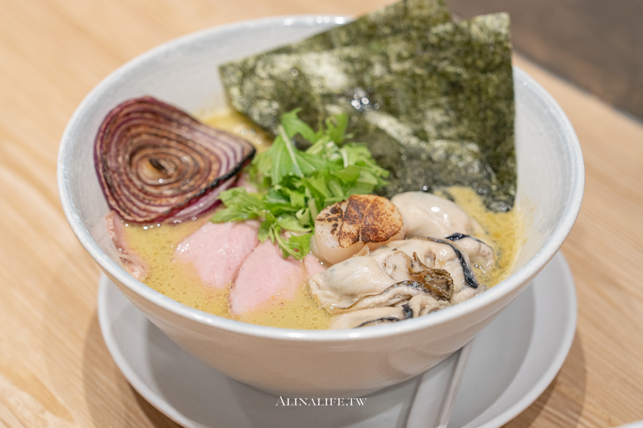 二屋牡蠣拉麵專門店｜台北濃郁海味拉麵，免費加麵吃到飽 @Alina 愛琳娜