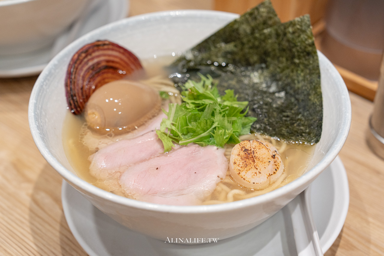二屋牡蠣拉麵專門店|台北濃郁海味拉麵,免費加麵吃到飽 @Alina 愛琳娜 二屋牡蠣拉麵專門店|台北濃郁海味拉麵,免費加麵吃到飽 @Alina 愛琳娜