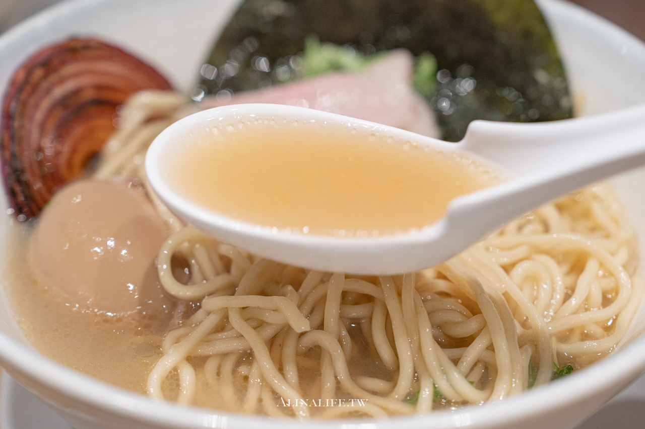 二屋牡蠣拉麵專門店|台北濃郁海味拉麵,免費加麵吃到飽 @Alina 愛琳娜 二屋牡蠣拉麵專門店|台北濃郁海味拉麵,免費加麵吃到飽 @Alina 愛琳娜