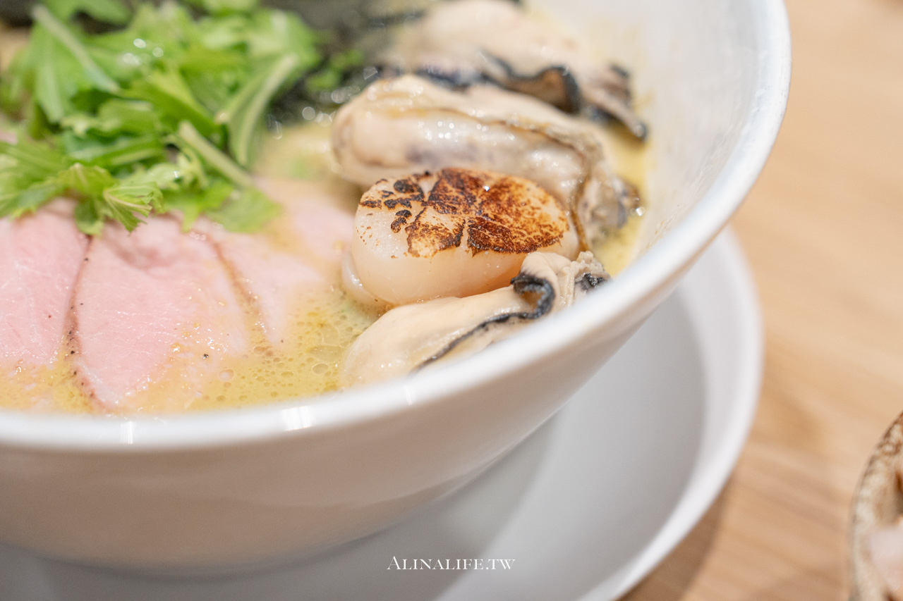 二屋牡蠣拉麵專門店|台北濃郁海味拉麵,免費加麵吃到飽 @Alina 愛琳娜 二屋牡蠣拉麵專門店|台北濃郁海味拉麵,免費加麵吃到飽 @Alina 愛琳娜