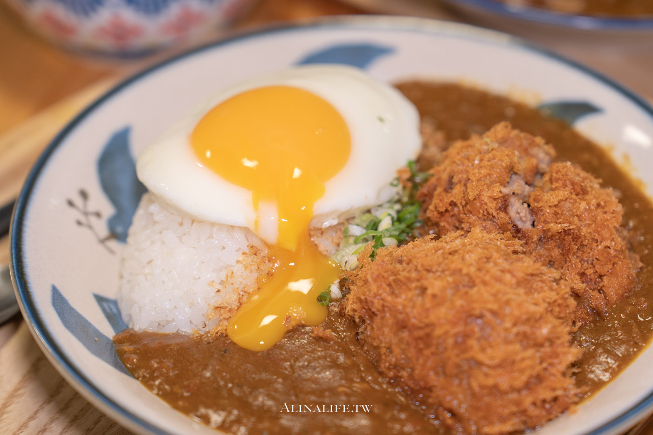 CURRY CURRY 咖哩咖哩|不只東湖!是內湖最好吃日式咖喱飯 @Alina 愛琳娜 CURRY CURRY 咖哩咖哩|不只東湖!是內湖最好吃日式咖喱飯 @Alina 愛琳娜