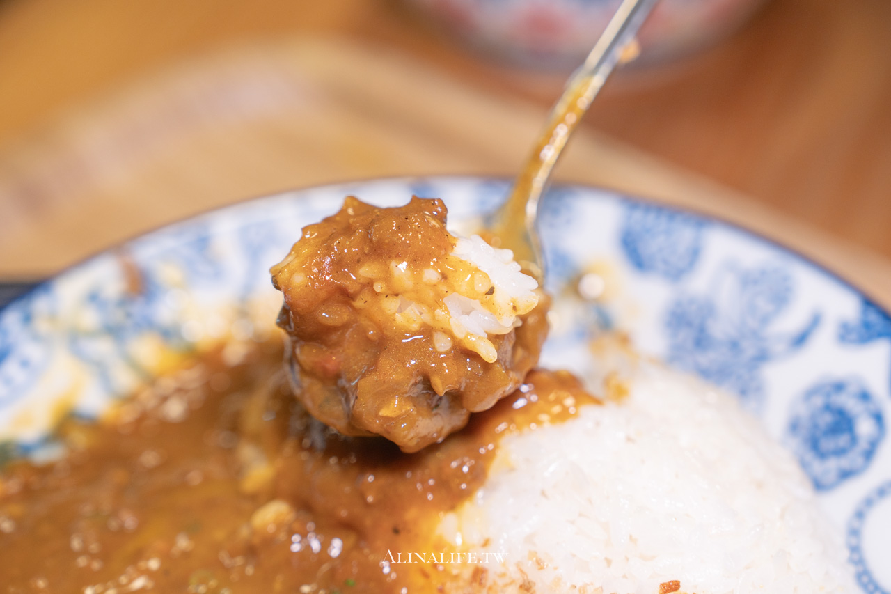 CURRY CURRY 咖哩咖哩|不只東湖!是內湖最好吃日式咖喱飯 @Alina 愛琳娜 CURRY CURRY 咖哩咖哩|不只東湖!是內湖最好吃日式咖喱飯 @Alina 愛琳娜