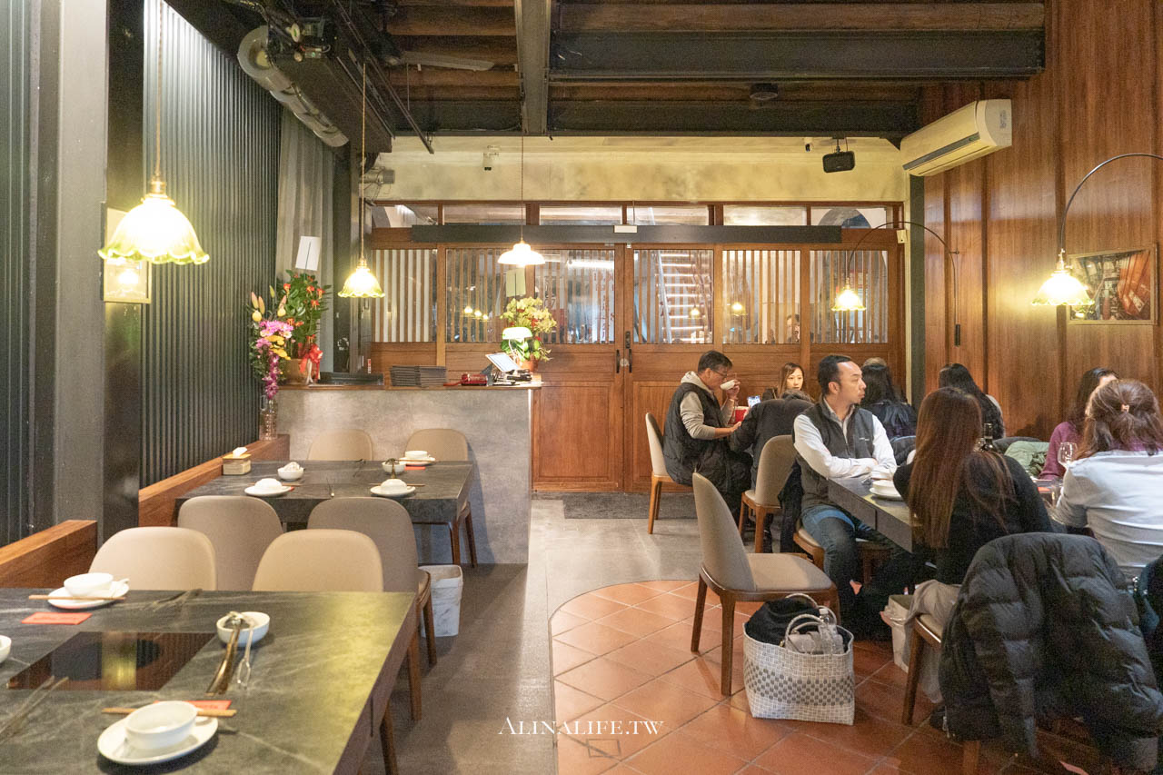 老撈麻辣鍋大稻埕店｜香濃廣東雞煲蟹火鍋，順天外科醫院獨賣 @Alina 愛琳娜