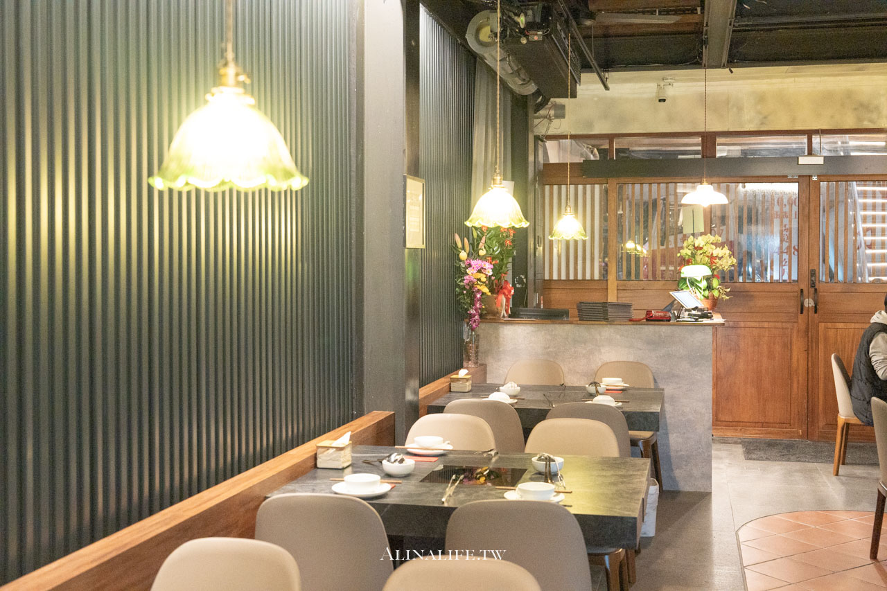 老撈麻辣鍋大稻埕店｜香濃廣東雞煲蟹火鍋，順天外科醫院獨賣 @Alina 愛琳娜