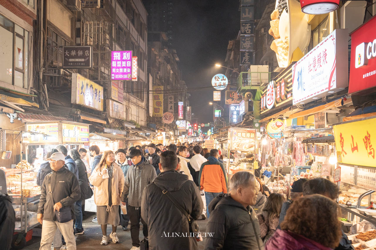 基隆現做鄭潤餅｜基隆廟口夜市排隊小吃，3種口味都有澎湃配料 @Alina 愛琳娜