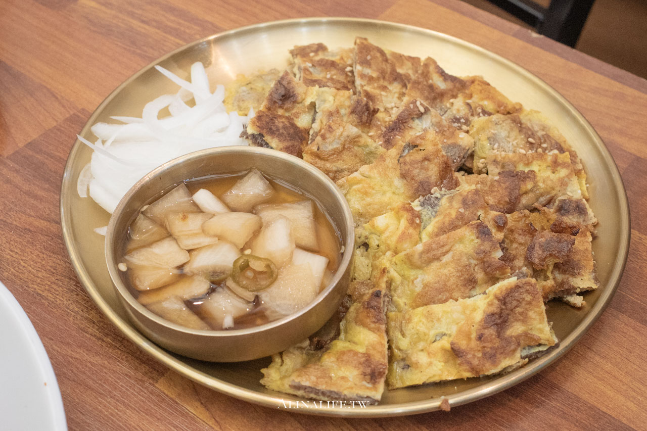 釜山元祖冷麵1984|釜山車站旁好吃小麥冷麵,肉餅跟蒸餃也很推 @Alina 愛琳娜 釜山元祖冷麵1984|釜山車站旁好吃小麥冷麵,肉餅跟蒸餃也很推 @Alina 愛琳娜