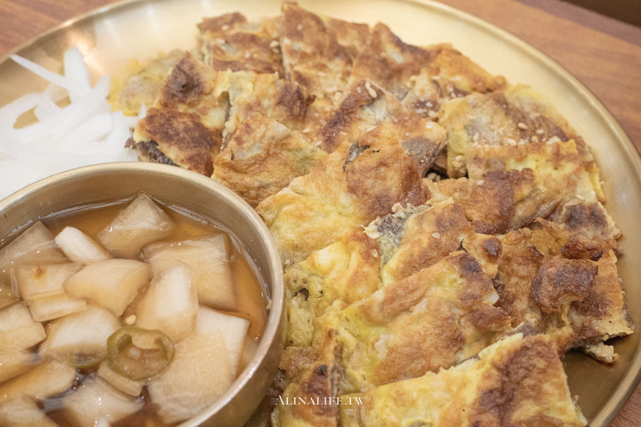 釜山元祖冷麵1984|釜山車站旁好吃小麥冷麵,肉餅跟蒸餃也很推 @Alina 愛琳娜 釜山元祖冷麵1984|釜山車站旁好吃小麥冷麵,肉餅跟蒸餃也很推 @Alina 愛琳娜