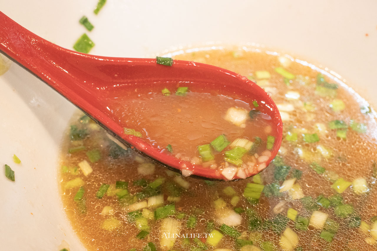 一絆拉麵 らぁ麺｜博多豚骨香濃夠味菜量多，東京上野本店免排隊 @Alina 愛琳娜