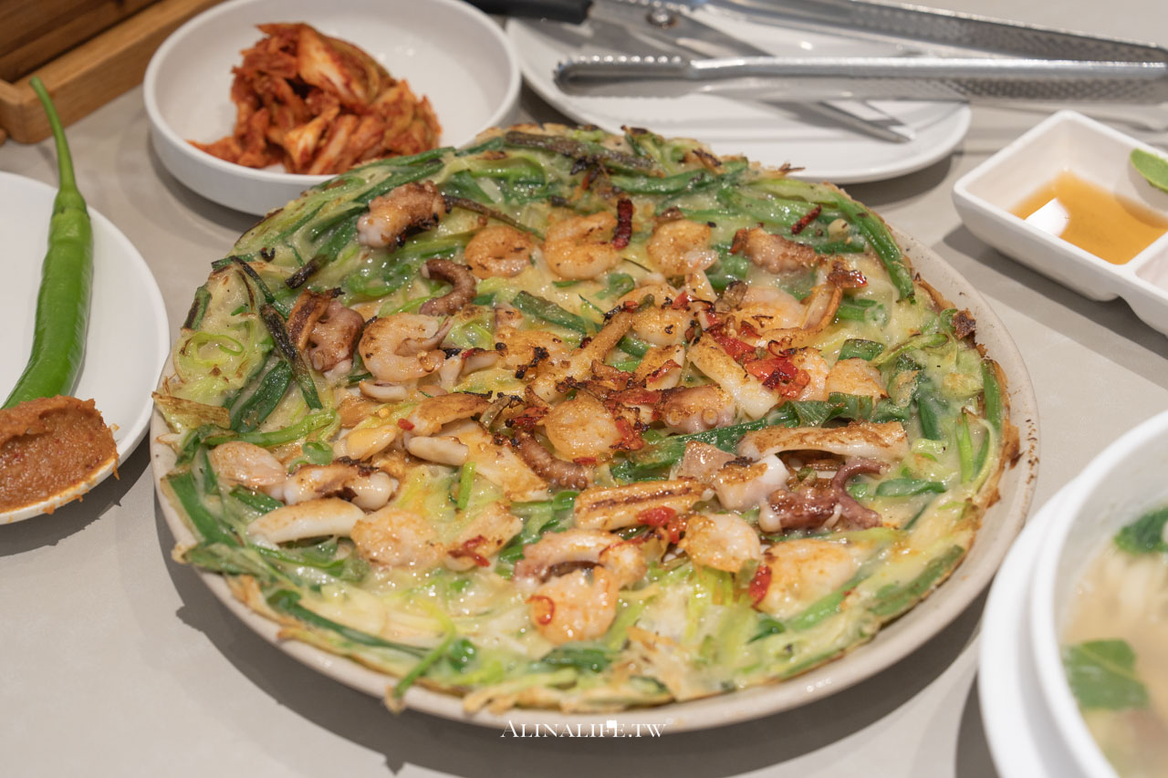 聖水洞蛤蜊刀削麵|鮮甜好吃,連海鮮煎餅都料多美味 @Alina 愛琳娜 聖水洞蛤蜊刀削麵|鮮甜好吃,連海鮮煎餅都料多美味 @Alina 愛琳娜