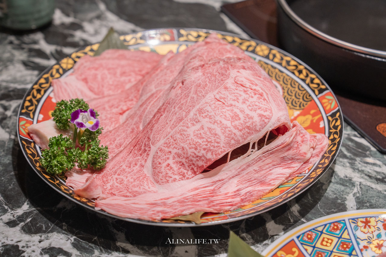 祇園.禪院壽喜燒專門店｜全包廂制服務，預約困難店，品嚐關西風京都美味，名人+網紅熱情推薦 壽喜燒天花板 @Alina 愛琳娜