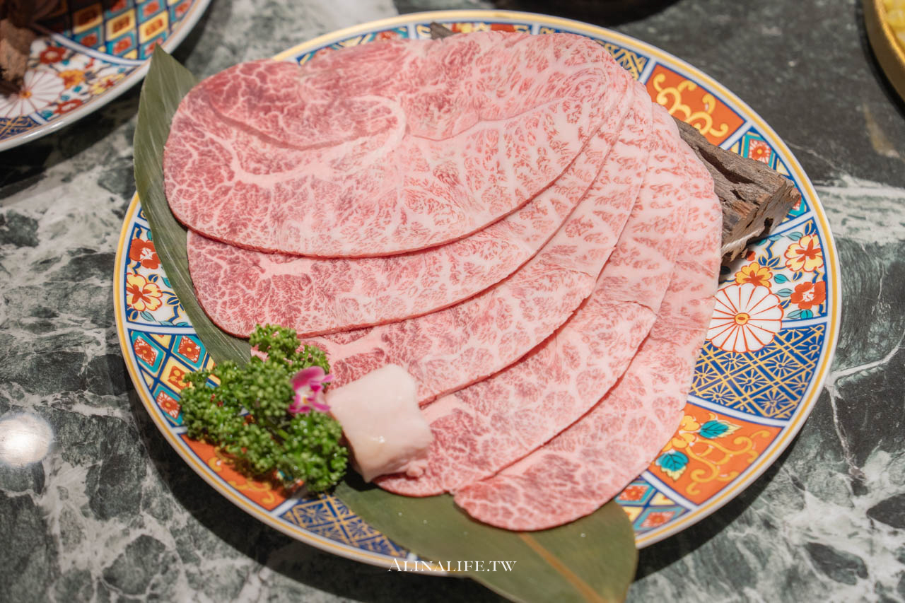 祇園.禪院壽喜燒專門店｜全包廂制服務，預約困難店，品嚐關西風京都美味，名人+網紅熱情推薦 壽喜燒天花板 @Alina 愛琳娜