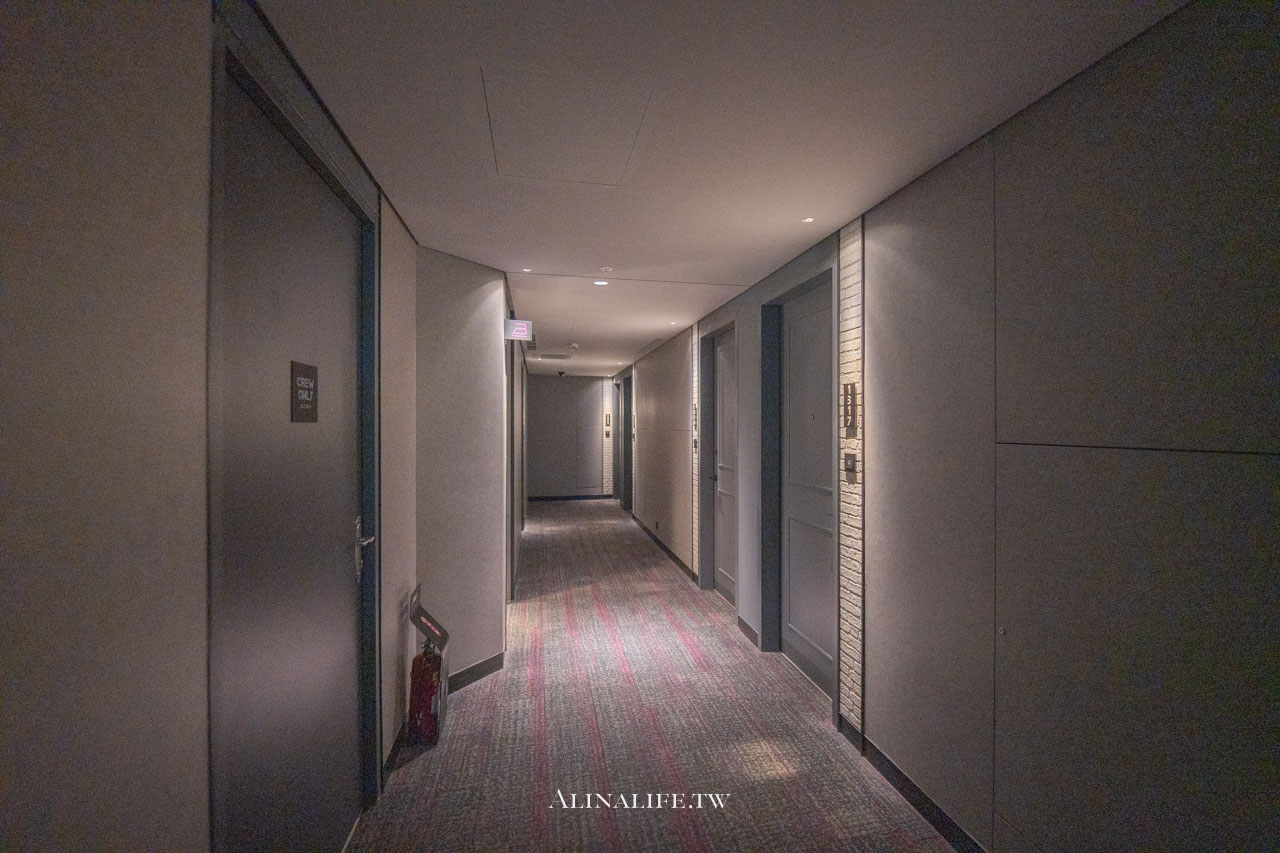 台中豐邑Moxy酒店|捷運站旁萬豪年輕潮流飯店,標準雙人房小巧時尚 @Alina 愛琳娜 台中豐邑Moxy酒店|捷運站旁萬豪年輕潮流飯店,標準雙人房小巧時尚 @Alina 愛琳娜