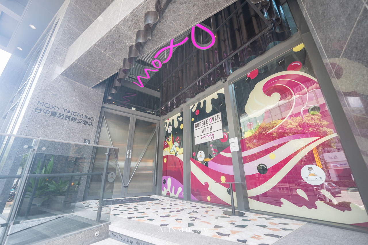 台中豐邑Moxy酒店|捷運站旁萬豪年輕潮流飯店,標準雙人房小巧時尚 @Alina 愛琳娜 台中豐邑Moxy酒店|捷運站旁萬豪年輕潮流飯店,標準雙人房小巧時尚 @Alina 愛琳娜