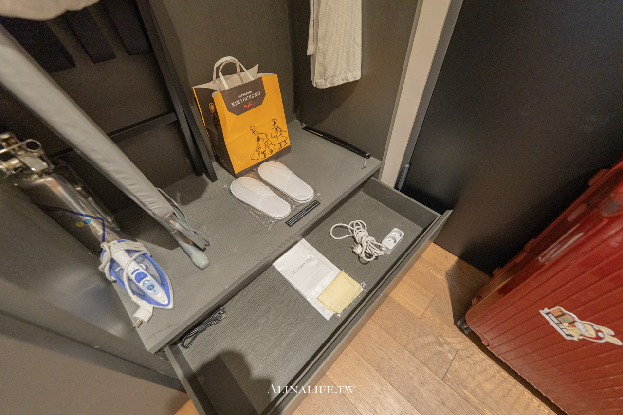 瑞草新羅舒泰酒店｜標準雙床房適合閨蜜同住，隔音好、還有自動換錢機 @Alina 愛琳娜