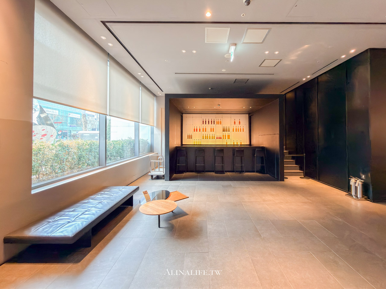 瑞草新羅舒泰酒店｜標準雙床房適合閨蜜同住，隔音好、還有自動換錢機 @Alina 愛琳娜