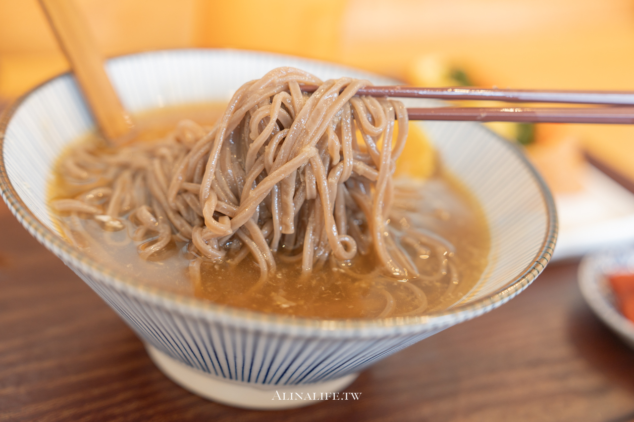 橡子廚房|濟州島青柑橘蕎麥麵,配豆皮壽司一人套餐剛剛好 @Alina 愛琳娜 橡子廚房|濟州島青柑橘蕎麥麵,配豆皮壽司一人套餐剛剛好 @Alina 愛琳娜