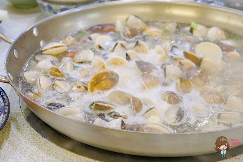 【澳門美食】贏到粥-招牌必吃：卜卜蜆.手撕雞,港台明星都愛 @Alina 愛琳娜