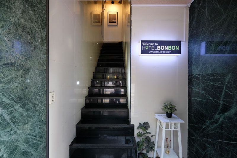 【首爾民宿】明洞 HOTEL BONBON 棒棒飯店-明洞住宿平價選擇 鄰近地鐵站 @Alina 愛琳娜 【首爾民宿】明洞 HOTEL BONBON 棒棒飯店-明洞住宿平價選擇 鄰近地鐵站 @Alina 愛琳娜