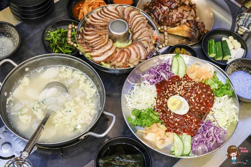 【首爾美食】滿足五香豬腳-市廳/東大門店,米其林推薦韓國美食 @Alina 愛琳娜