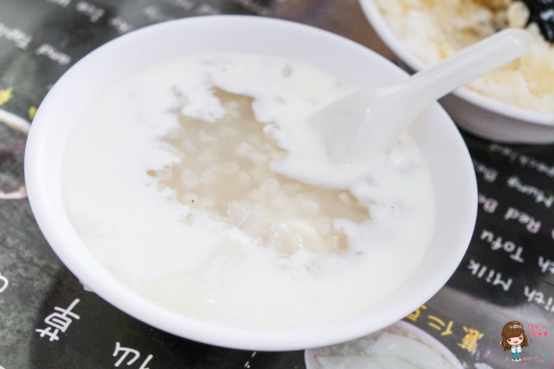花蓮蔡記豆花|必吃推薦:薏仁豆花加牛奶、仙草奶凍鮮奶冰沙 @Alina 愛琳娜 花蓮蔡記豆花|必吃推薦:薏仁豆花加牛奶、仙草奶凍鮮奶冰沙 @Alina 愛琳娜