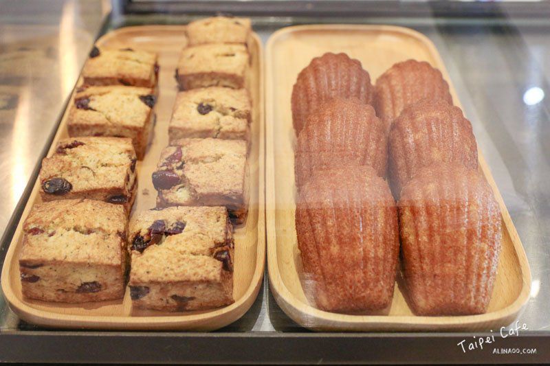 BOOM coffee roasters 大爆咖啡｜台北大安舒適率性的咖啡館空間 @Alina 愛琳娜