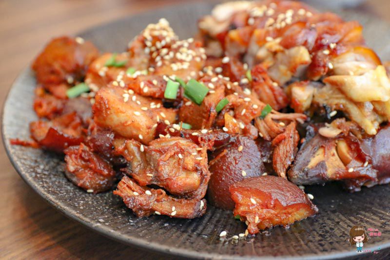 【台北美食】豬腳鬼神 韓國豬腳台灣分店-炭火韓式辣味比原味好吃 @Alina 愛琳娜