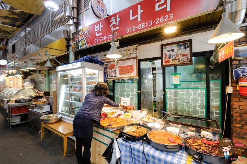 通仁市場｜景福宮旁銅板美食，用古錢買小吃裝便當 @Alina 愛琳娜