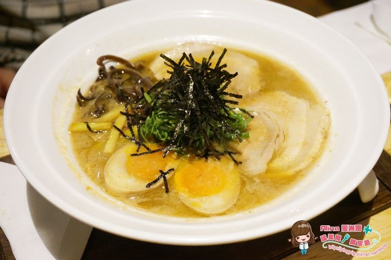 【花蓮食記】匠心食堂 日式拉麵店,濃郁黑嚕嚕的墨魚拉麵好特別 @Alina 愛琳娜 【花蓮食記】匠心食堂 日式拉麵店,濃郁黑嚕嚕的墨魚拉麵好特別 @Alina 愛琳娜