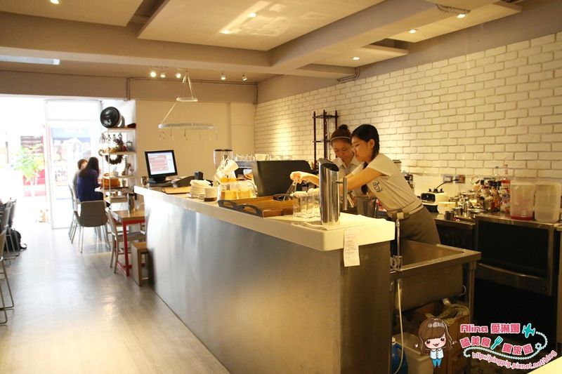 【台北食記】Cafe La Mode 歐姆蛋捲配上布丁吐司的悠閒下午茶 @Alina 愛琳娜 【台北食記】Cafe La Mode 歐姆蛋捲配上布丁吐司的悠閒下午茶 @Alina 愛琳娜